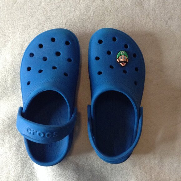 Blue Crocs/Super Mario Charm; Kids "S" (12) Classic clog, Jibbitz Charm, Kidcore - Picture 1 of 4